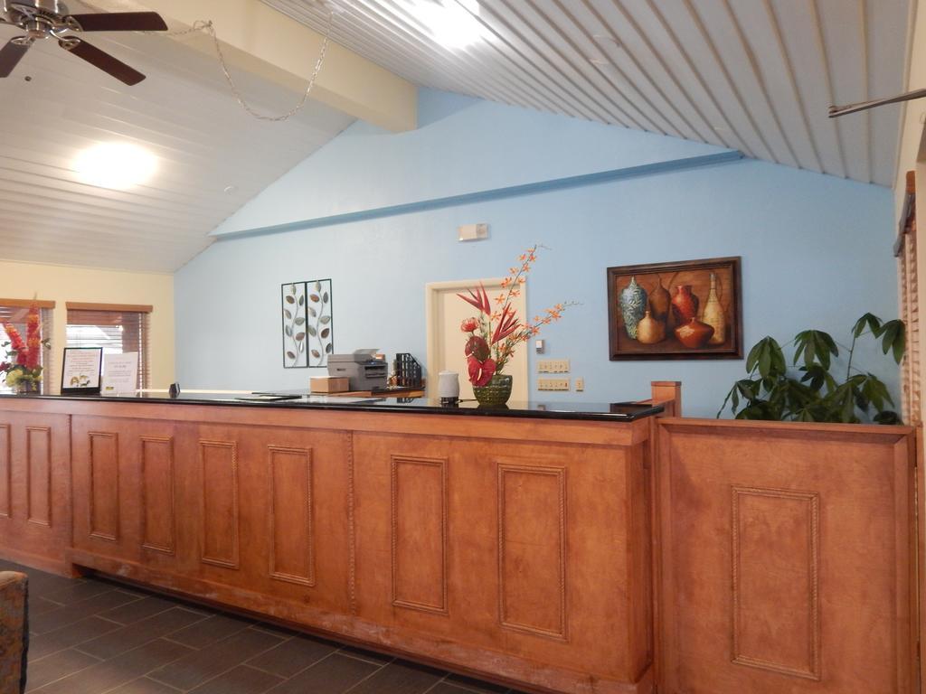 Regency Inn Iola Exterior photo